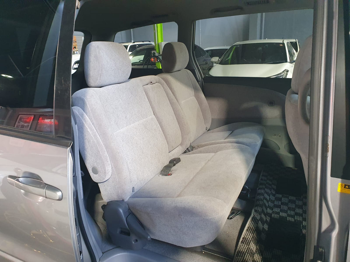 2001 Toyota Estima MCR30-0036872 Welcab – Silver | 138,817km
