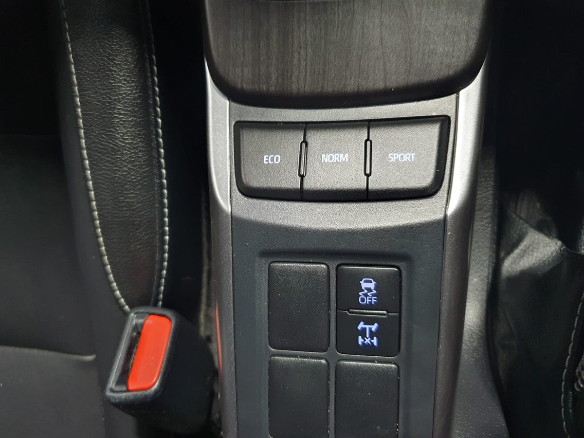 2021 Toyota Fortuner Crusade Wagon in Pearl with 74808 Km
