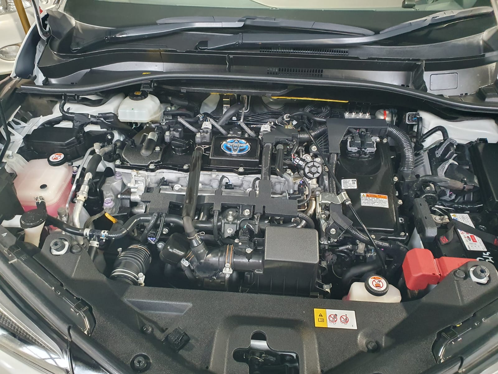 2018 Toyota C-HR Hybrid ZYX10-2124577 - SOLD - More Vehicles Available