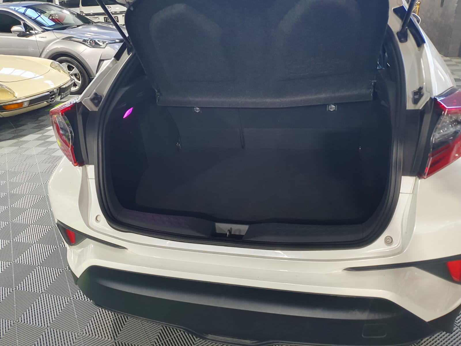 2019 Toyota C-HR ZYX10-2174961 - Now Available