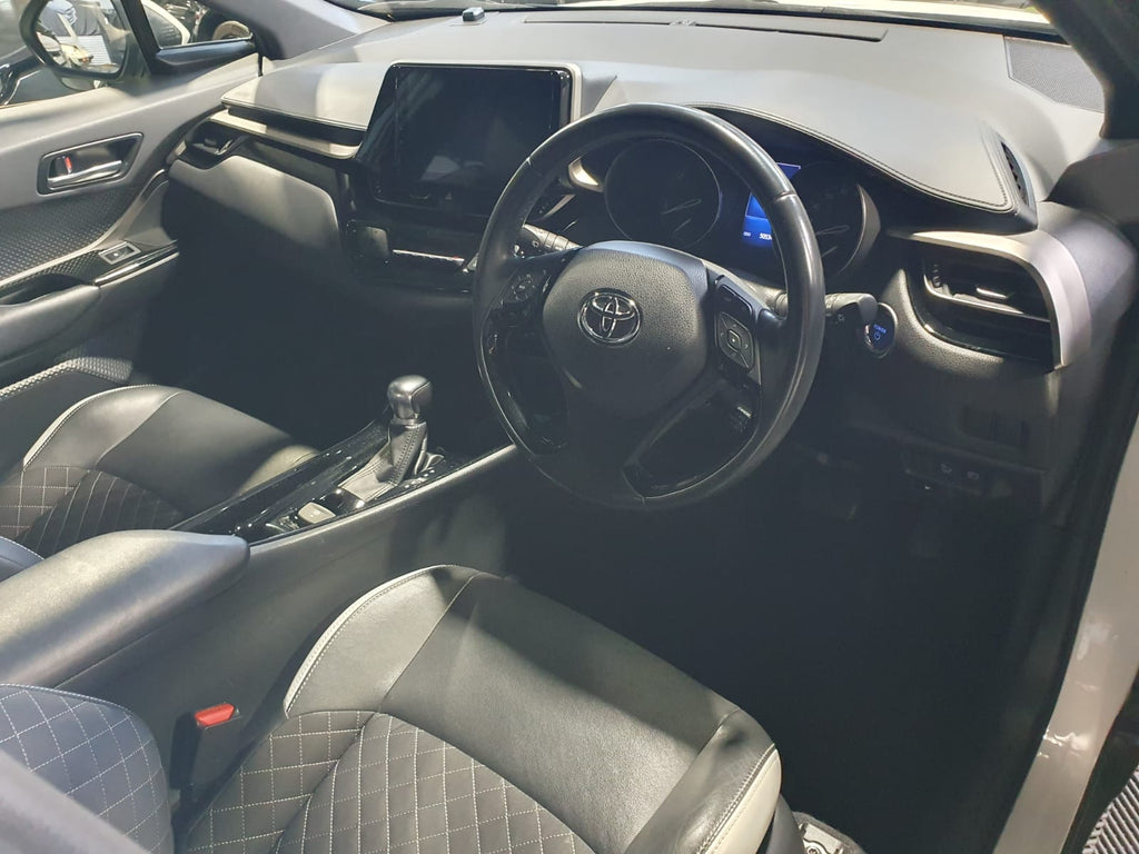 2019 Toyota C-HR In Pearl ZYX10-2167460 50,303 Km