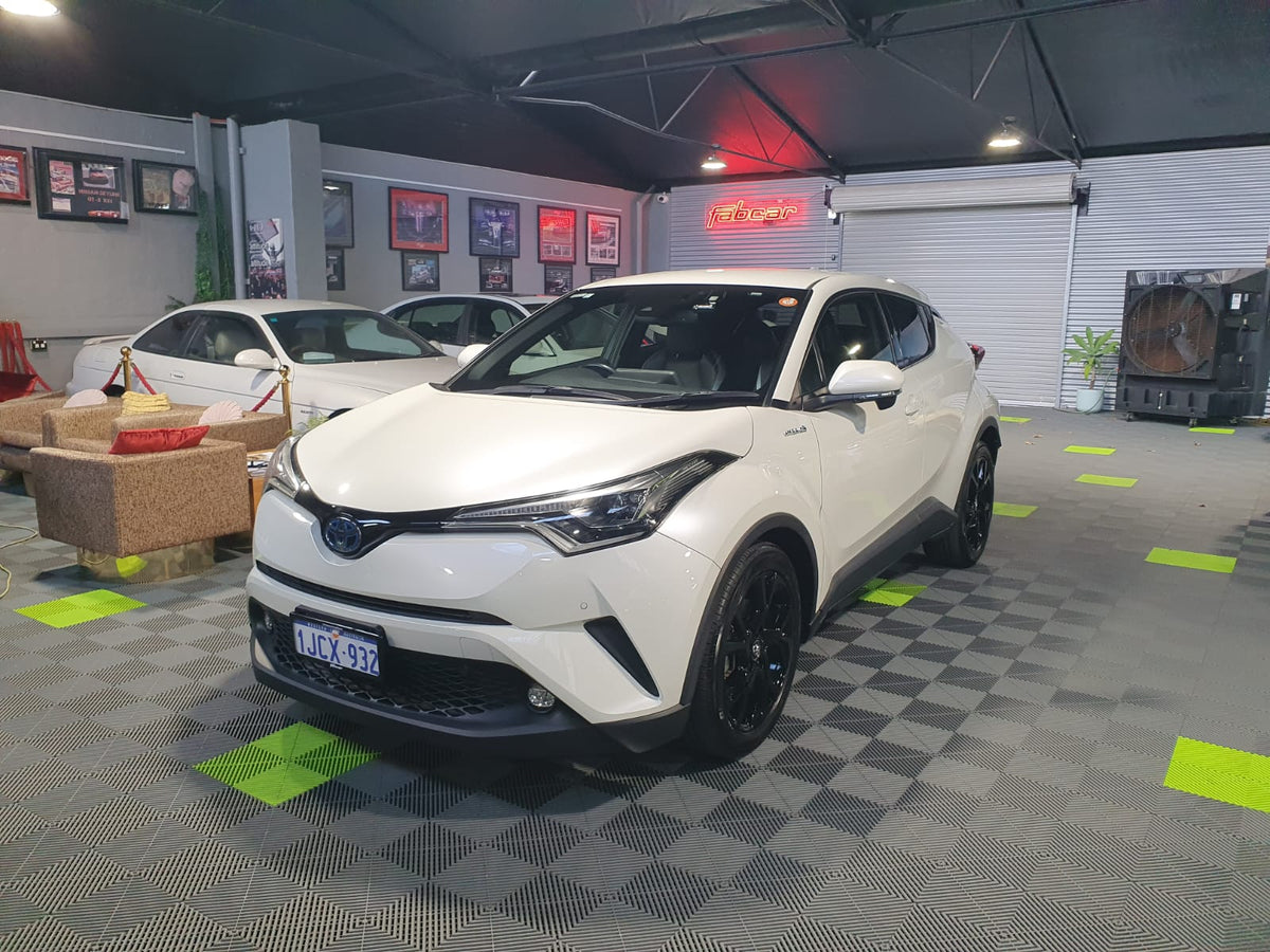 2019 Toyota C-HR In Pearl ZYX10-2167460 50,303 Km