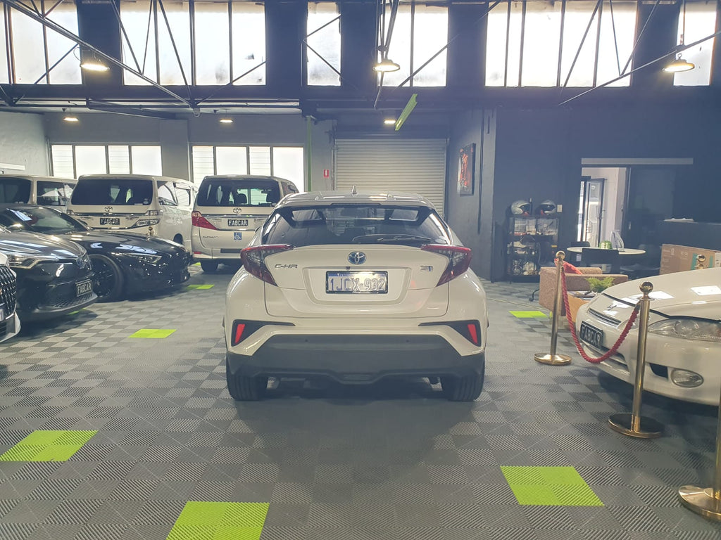 2019 Toyota C-HR In Pearl ZYX10-2167460 50,303 Km