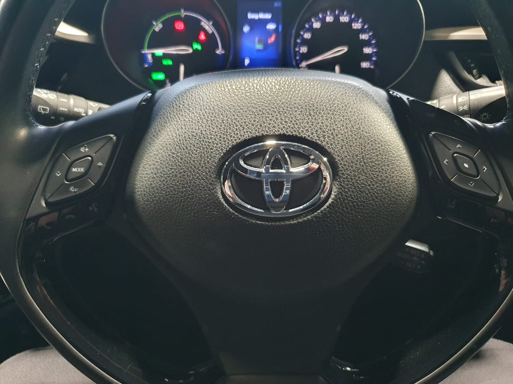 2019 Toyota C-HR In Pearl ZYX10-2167460 50,303 Km